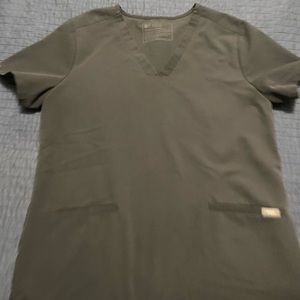 Figs Casma 3 Pocket Scrub Top